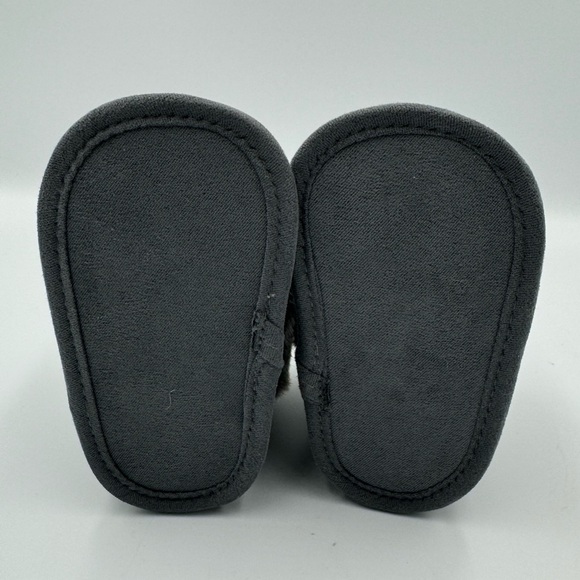 First Steps Baby Faux Fur Gray Booties Size 6-9 Months - Picture 7 of 7